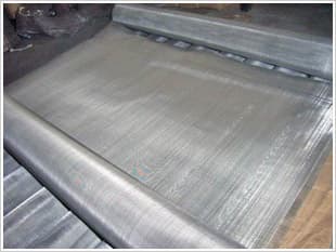 woven stainless steel wire mesh for shielded enclosures and